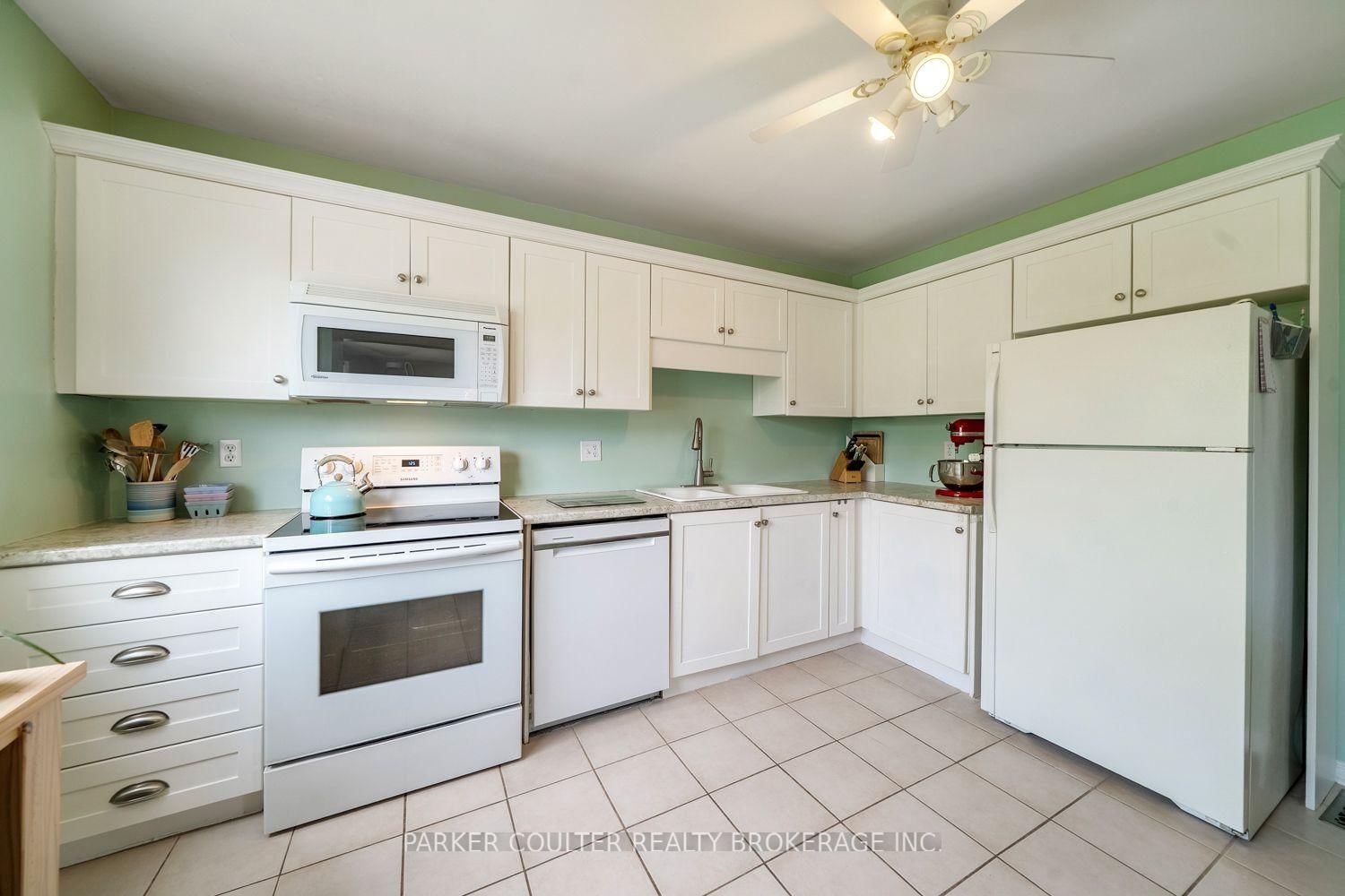 24 Hopkins Road • Barrie, ON photo 11