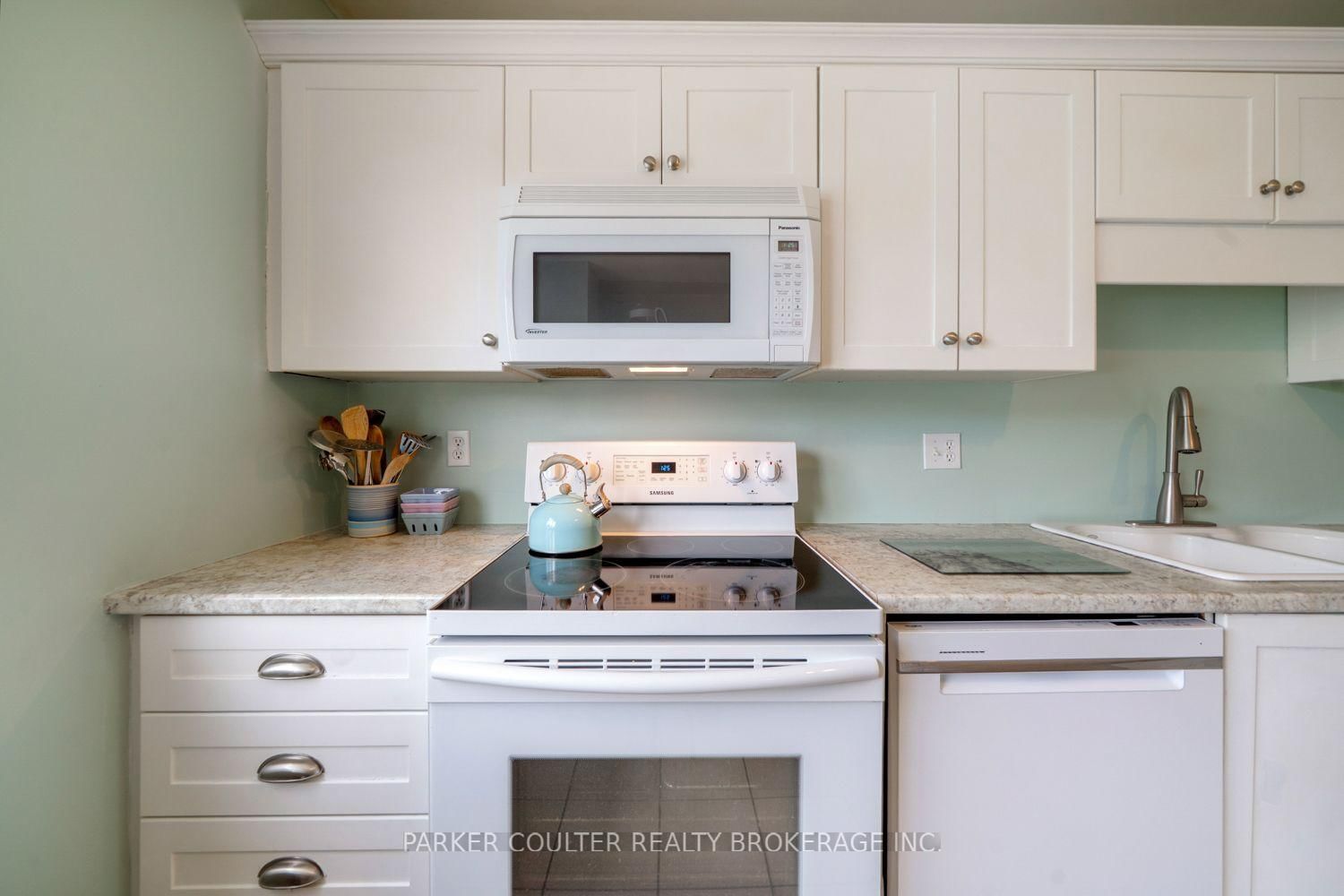 24 Hopkins Road • Barrie, ON photo 13