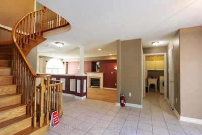 37 Grants Way • Barrie, ON photo 5