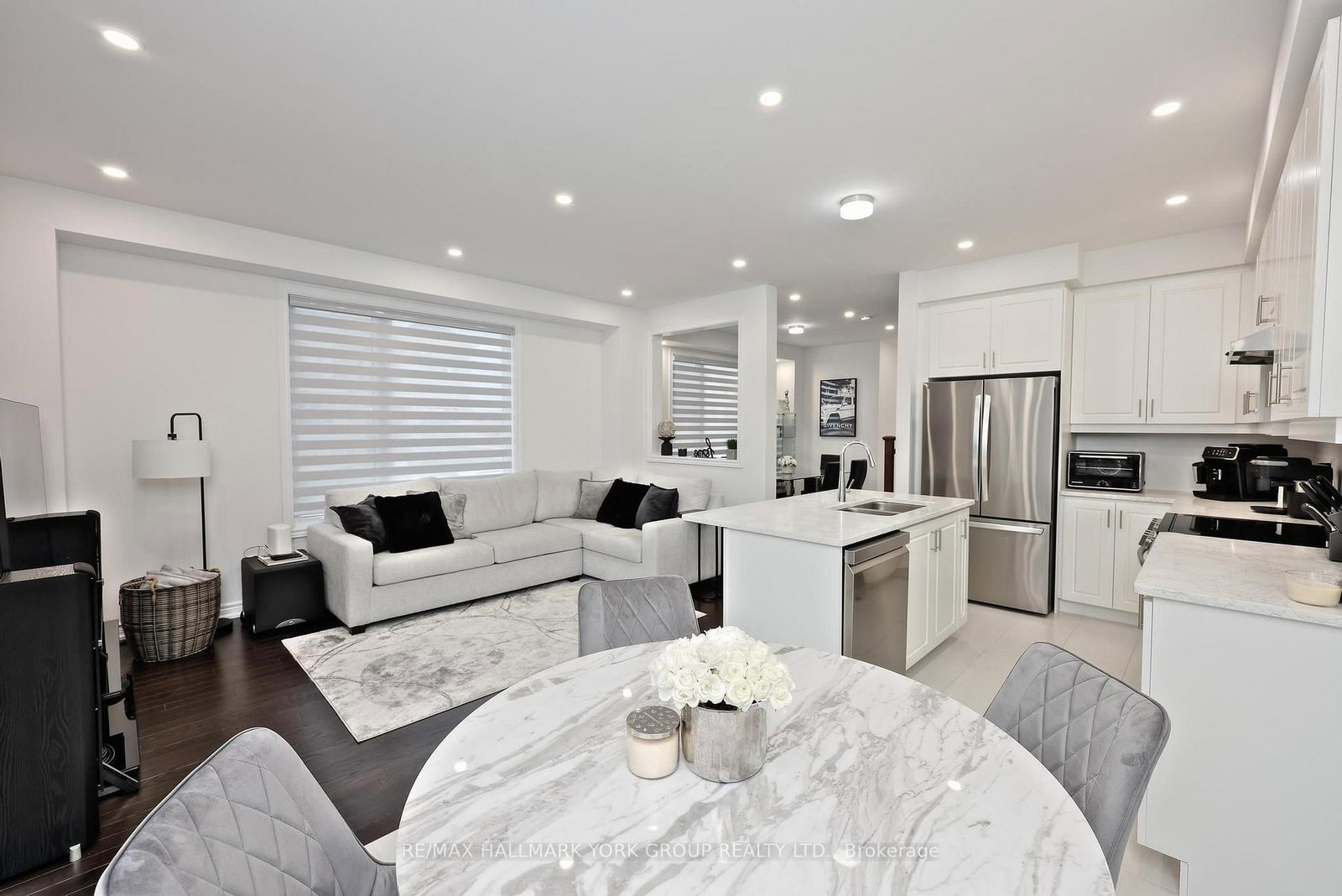 145 Fenchurch Manor • Barrie, ON photo 14