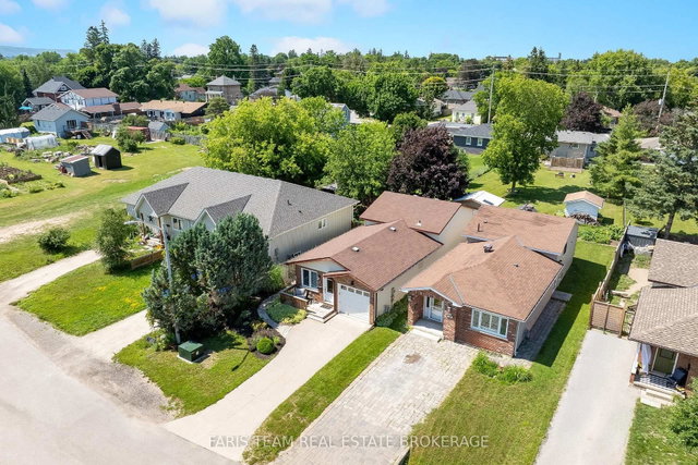 20 Leslie Drive