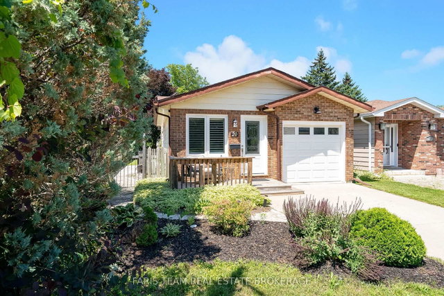 20 Leslie Drive