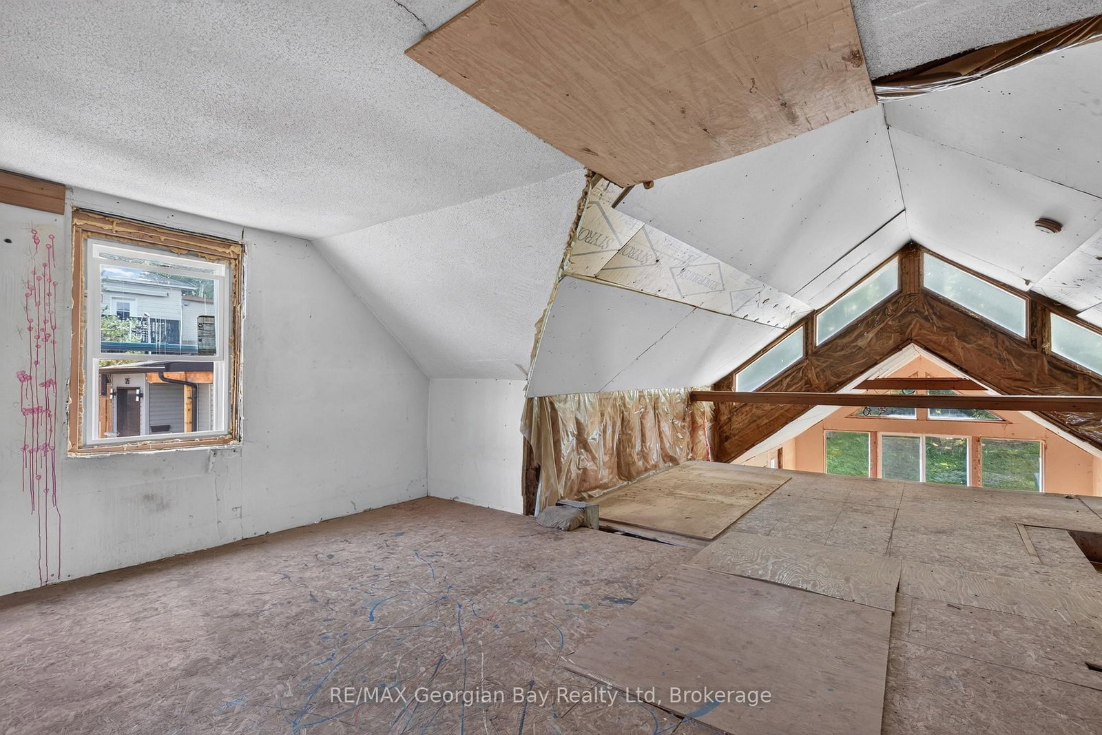 379 Gloucester Street • Midland, ON photo 14