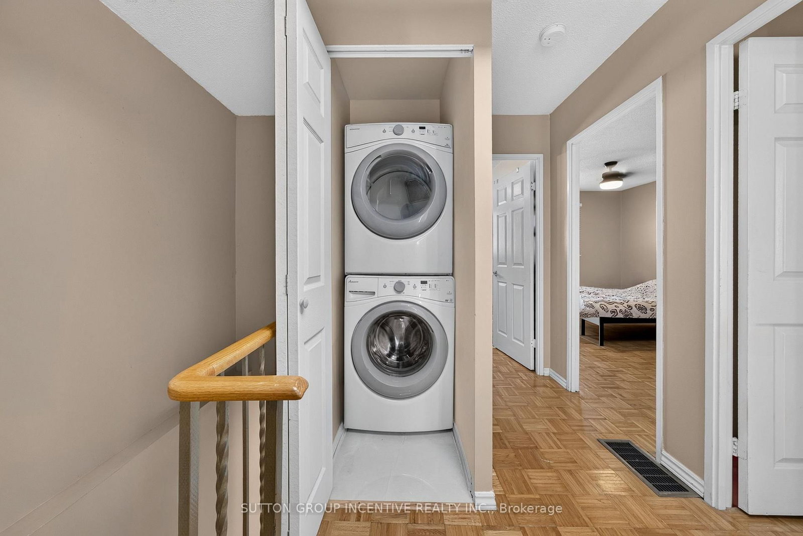 26 Fox Run • Barrie, ON photo 13