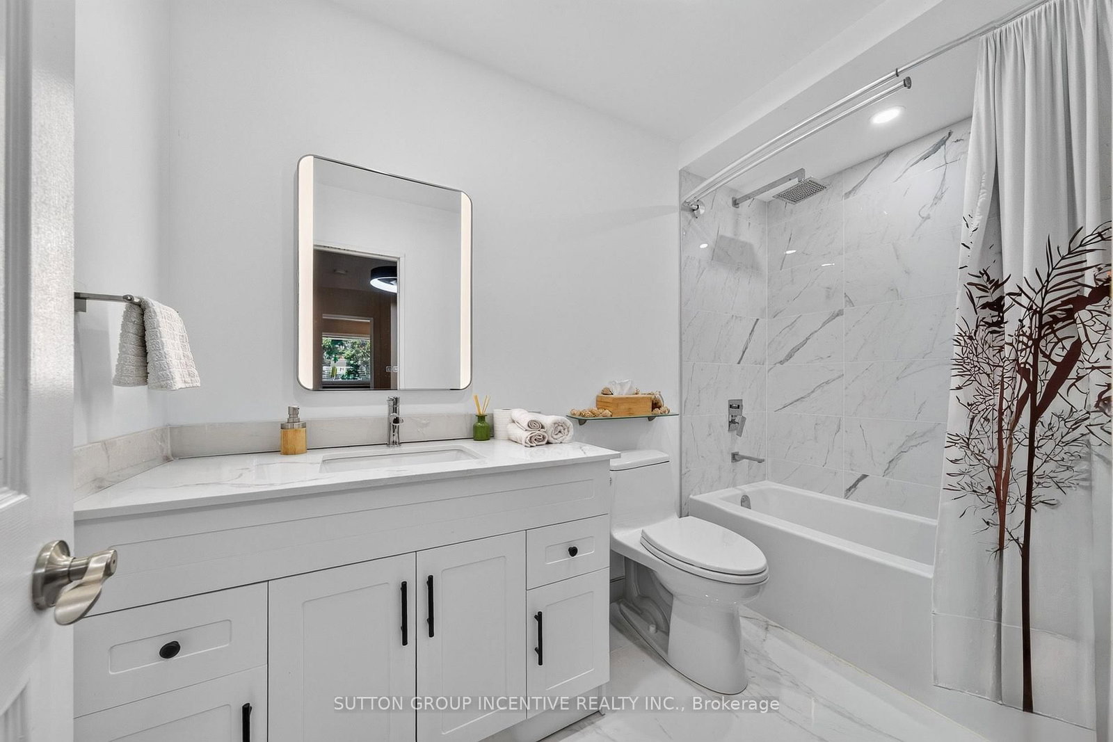 26 Fox Run • Barrie, ON photo 18