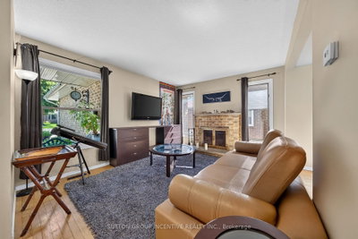 26 Fox Run • Barrie, ON photo 4