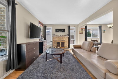 26 Fox Run • Barrie, ON photo 5