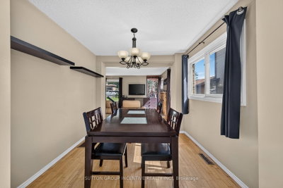 26 Fox Run • Barrie, ON photo 6