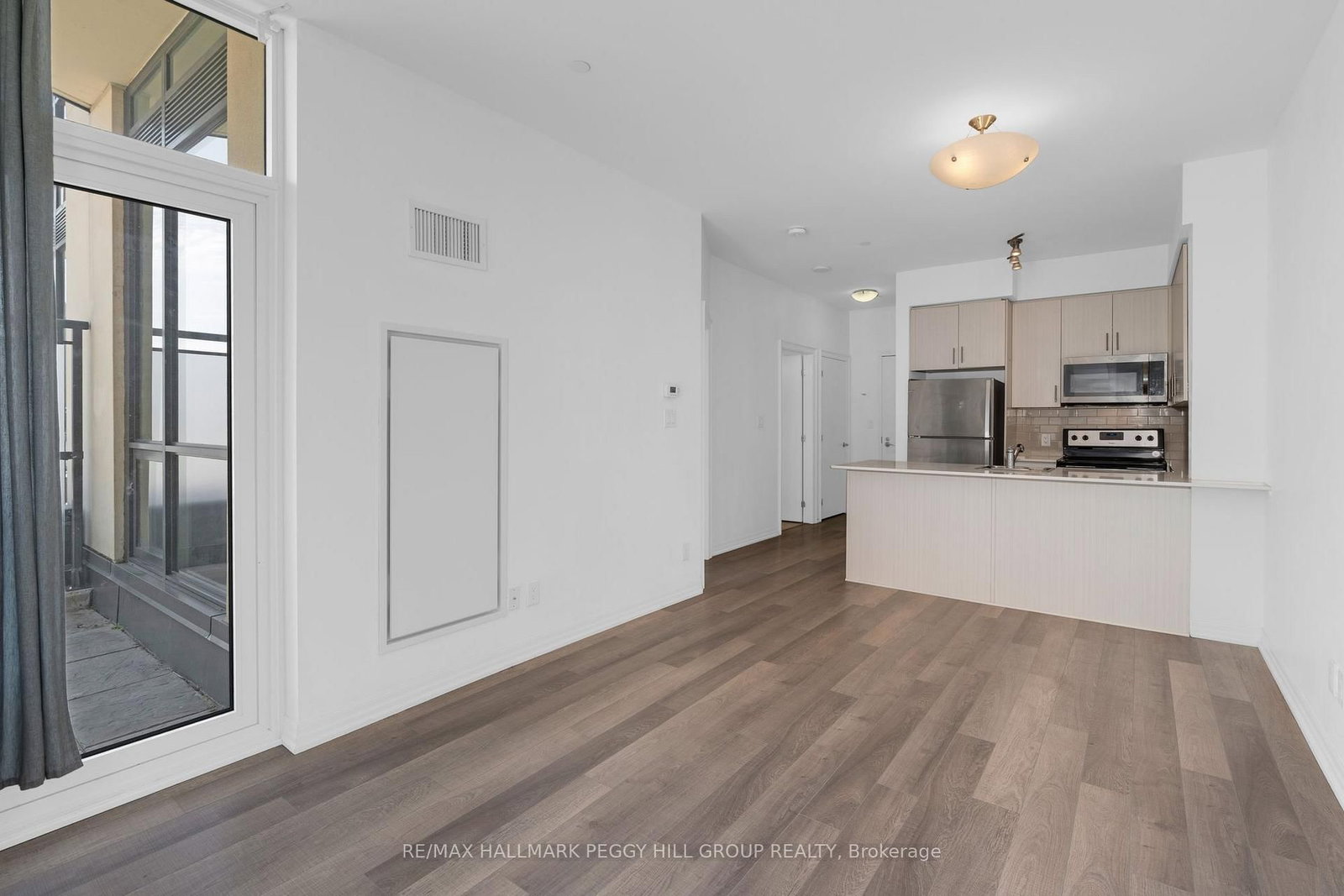 111 Worsley Street • #309 • Barrie, ON photo 4