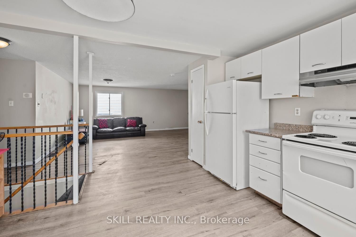 141 Hickling Trail • Barrie, ON photo 11