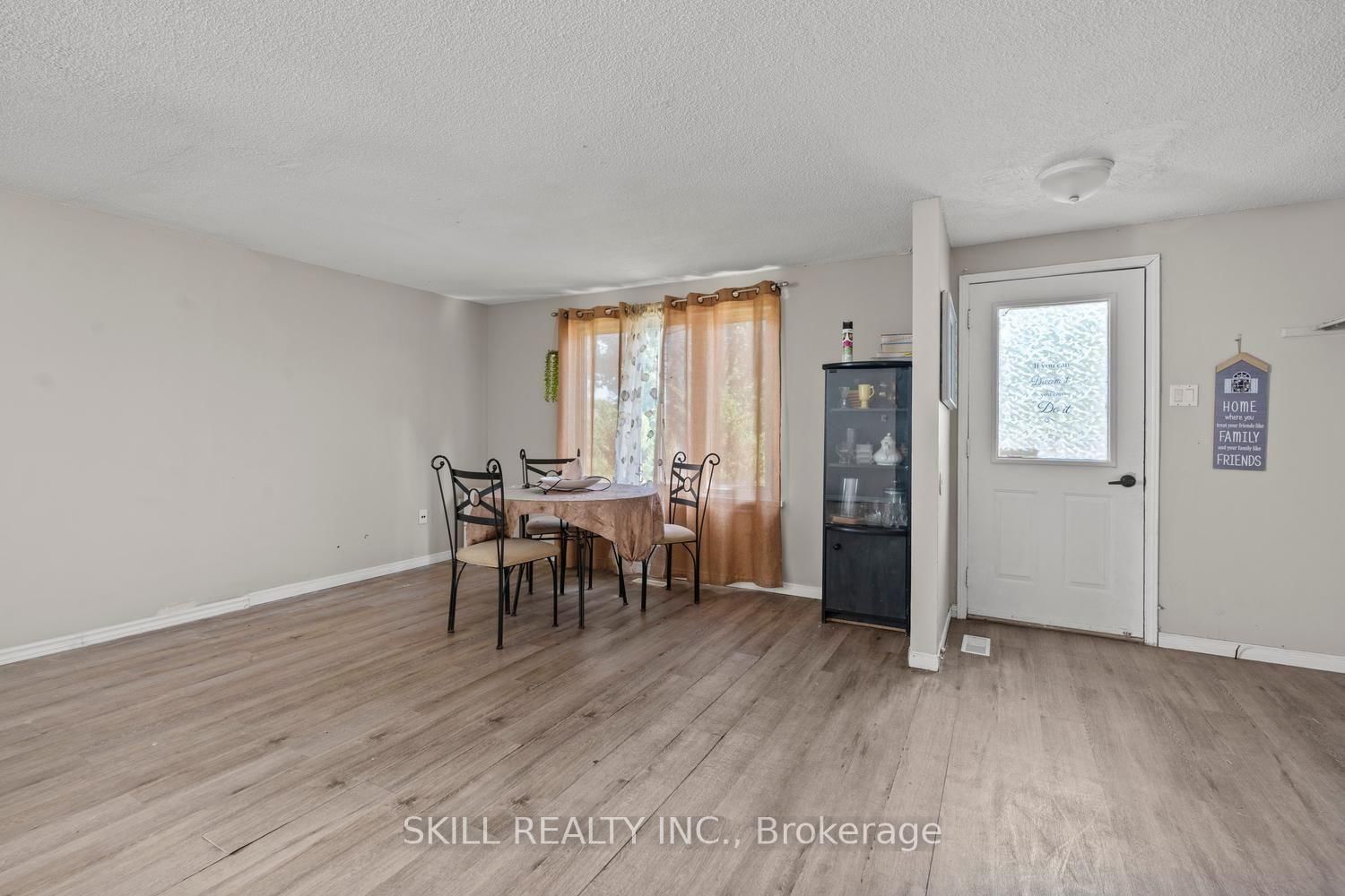 141 Hickling Trail • Barrie, ON photo 12