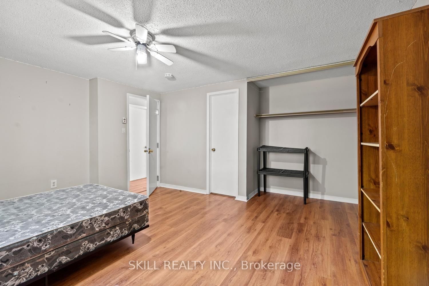 141 Hickling Trail • Barrie, ON photo 17