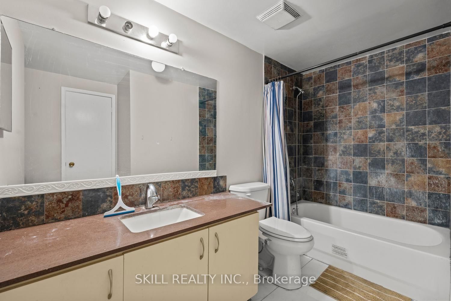 141 Hickling Trail • Barrie, ON photo 18