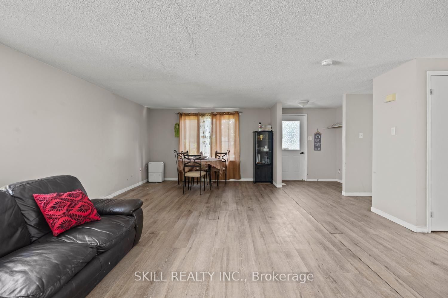 141 Hickling Trail • Barrie, ON photo 19