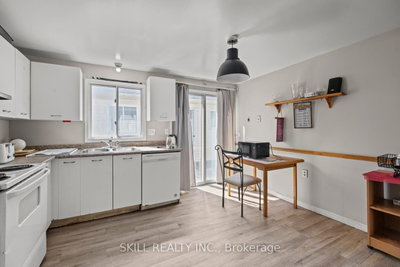141 Hickling Trail • Barrie, ON photo 9