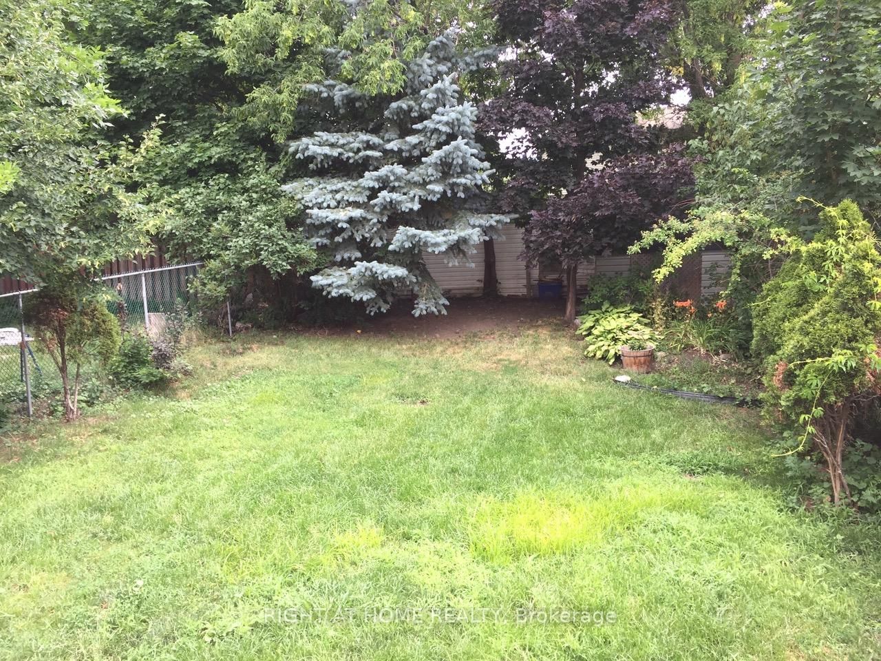 23 Carlton Road • Barrie, ON photo 21