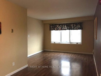 23 Carlton Road • Barrie, ON photo 5