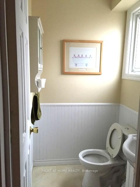 23 Carlton Road • Barrie, ON photo 6