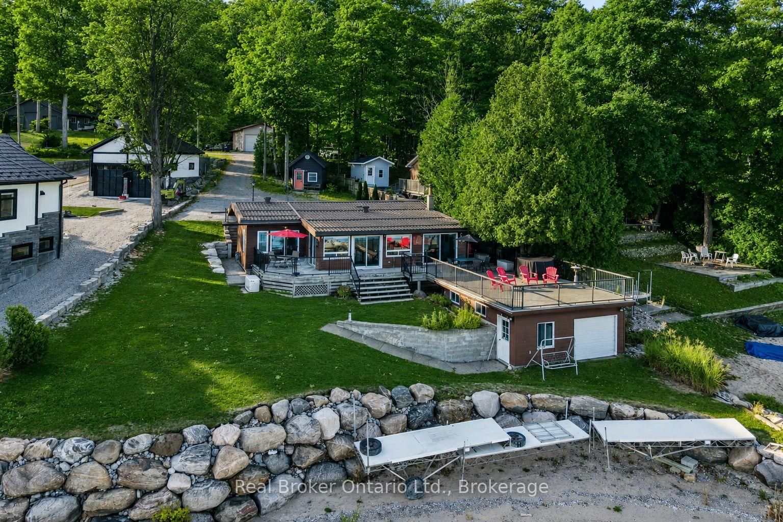 417 Pheasant Lane • Midland, ON photo 1
