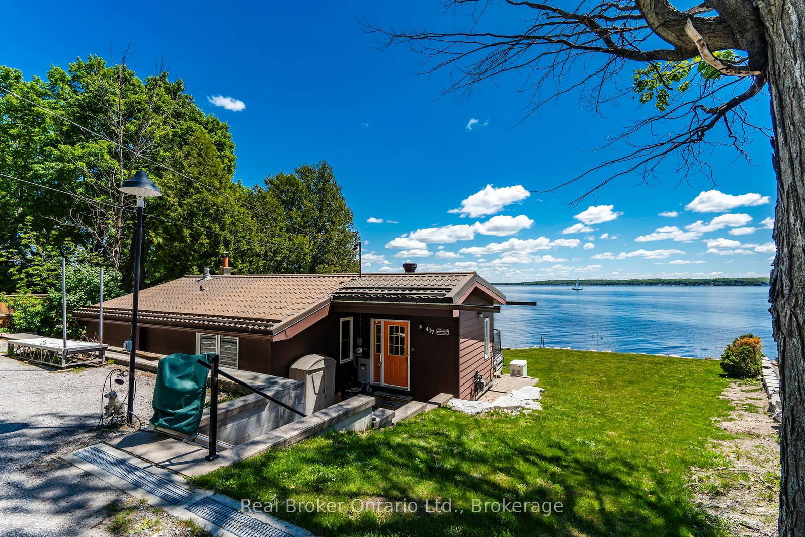 417 Pheasant Lane • Midland, ON photo 4