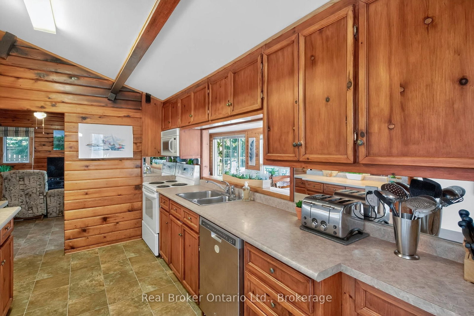 417 Pheasant Lane • Midland, ON photo 8