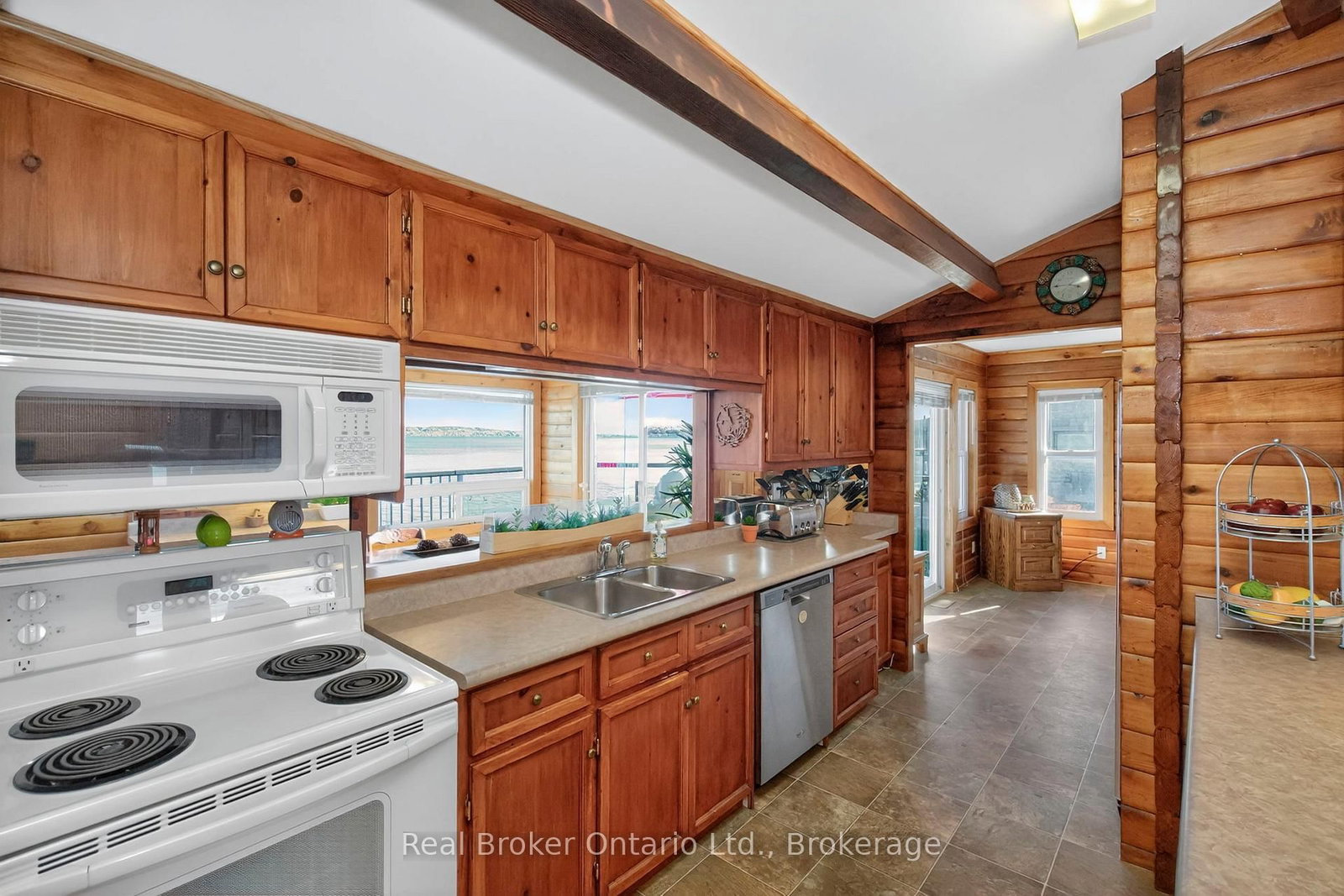 417 Pheasant Lane • Midland, ON photo 9