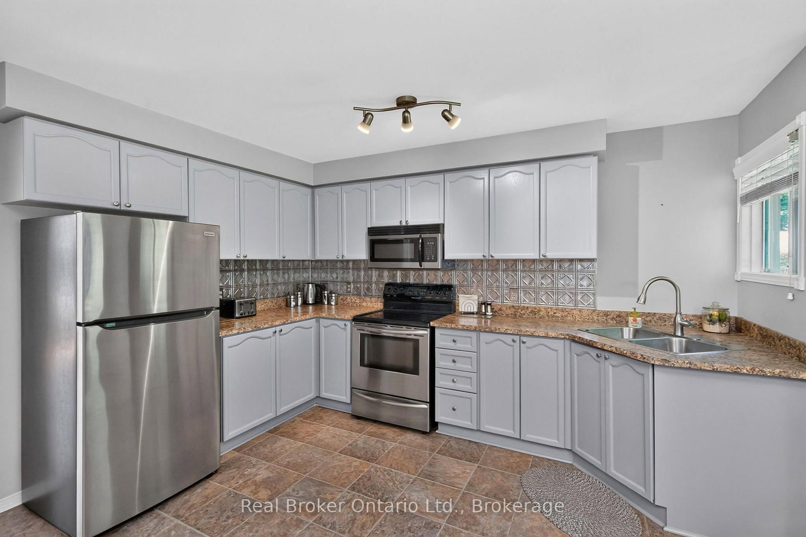 47 Timberland Crescent • Wasaga Beach, ON photo 11