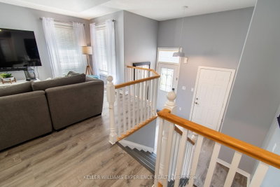 57 Parisian Crescent • Barrie, ON photo 4