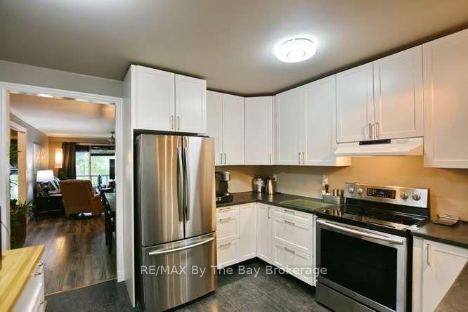 60 53rd Street S • Wasaga Beach, ON photo 11