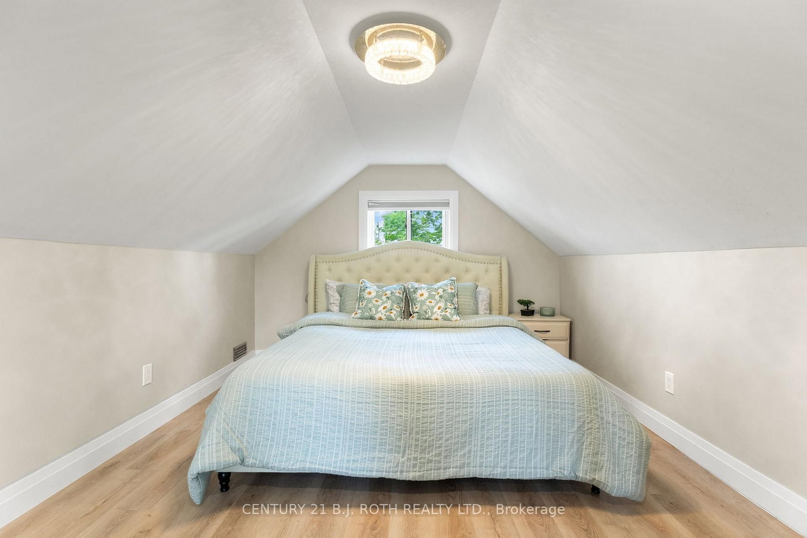390 Arthur Street • Orillia, ON photo 32