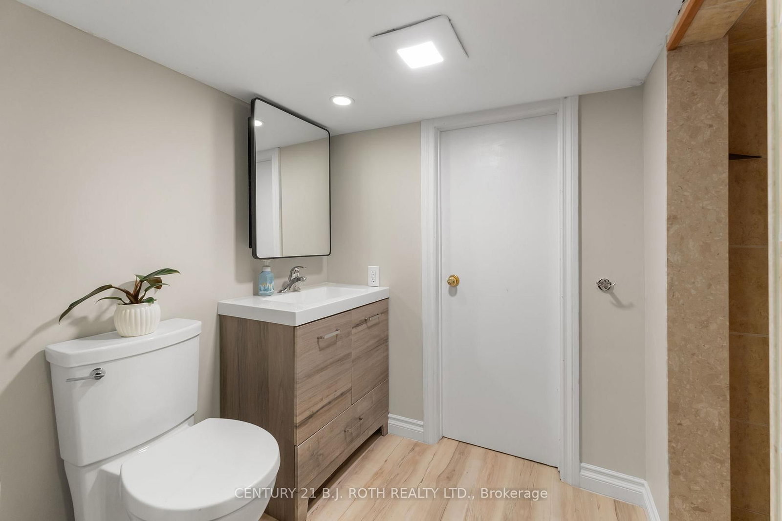 390 Arthur Street • Orillia, ON photo 38