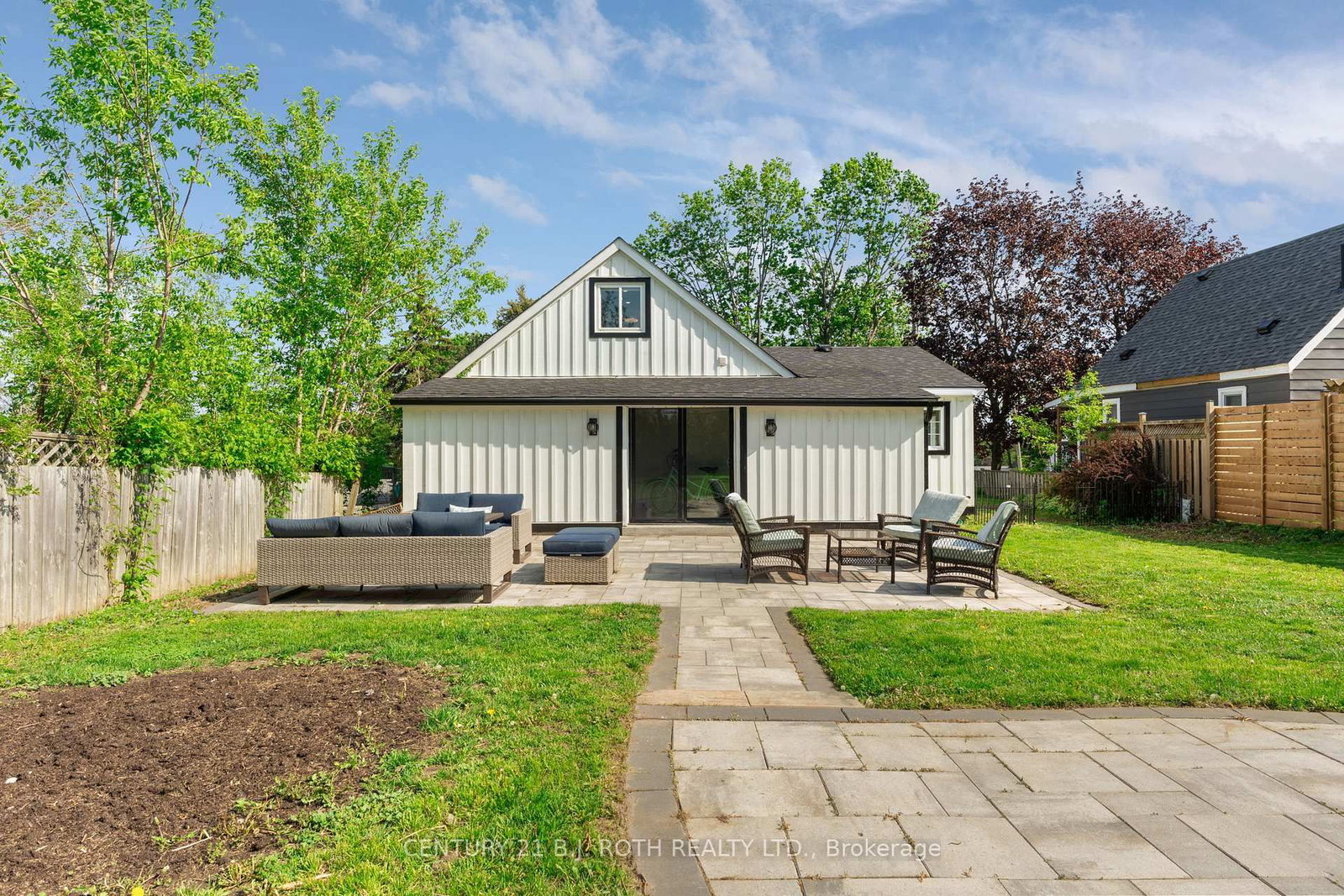 390 Arthur Street • Orillia, ON photo 40