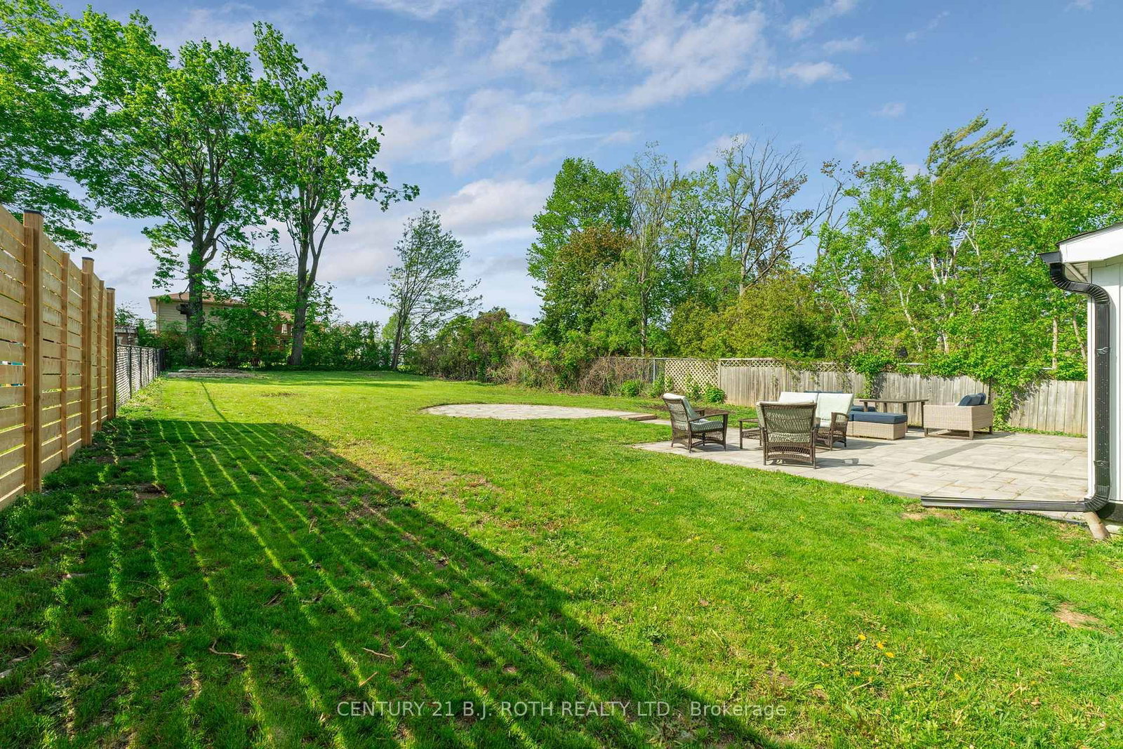 390 Arthur Street • Orillia, ON photo 43