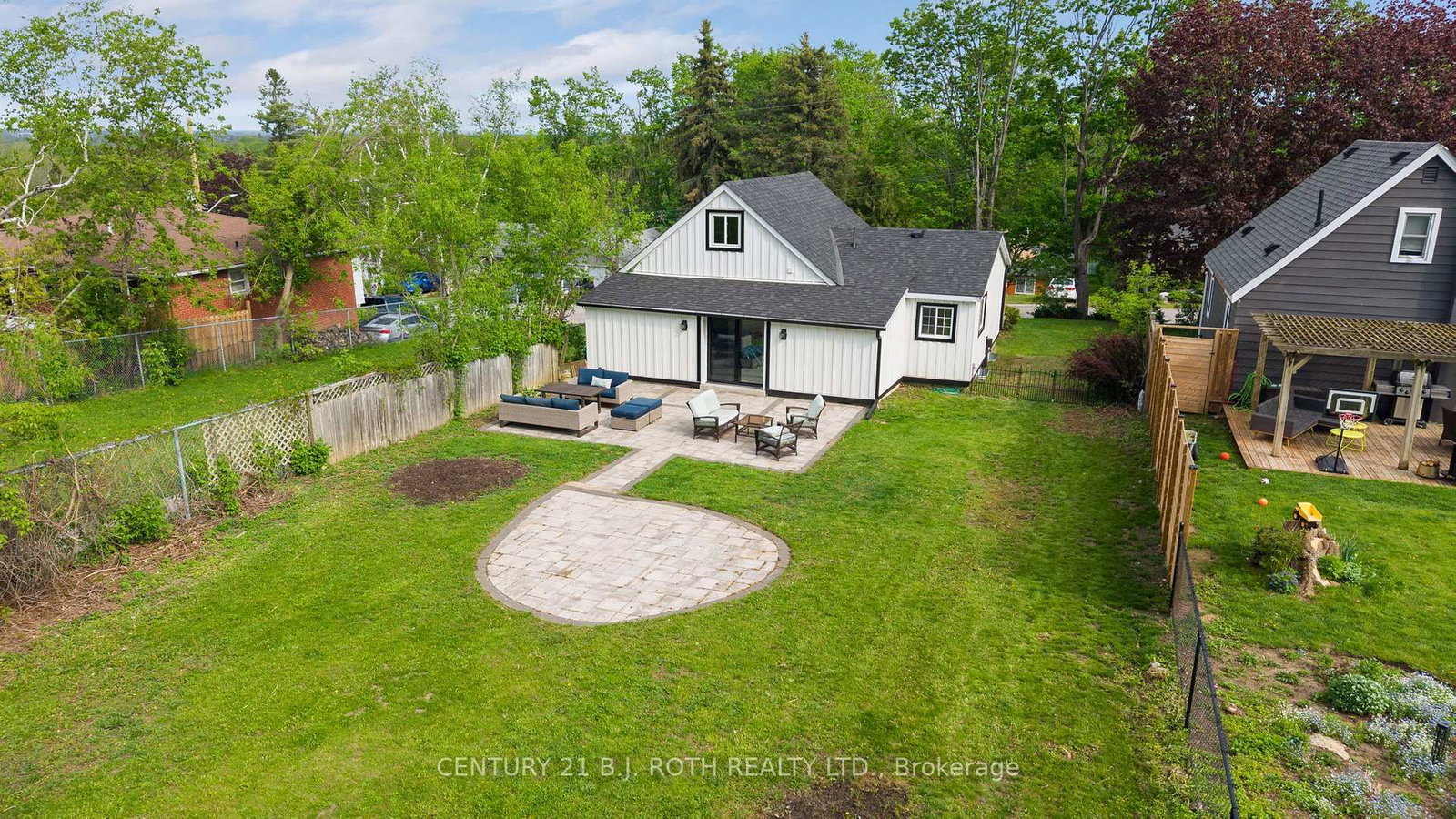 390 Arthur Street • Orillia, ON photo 44