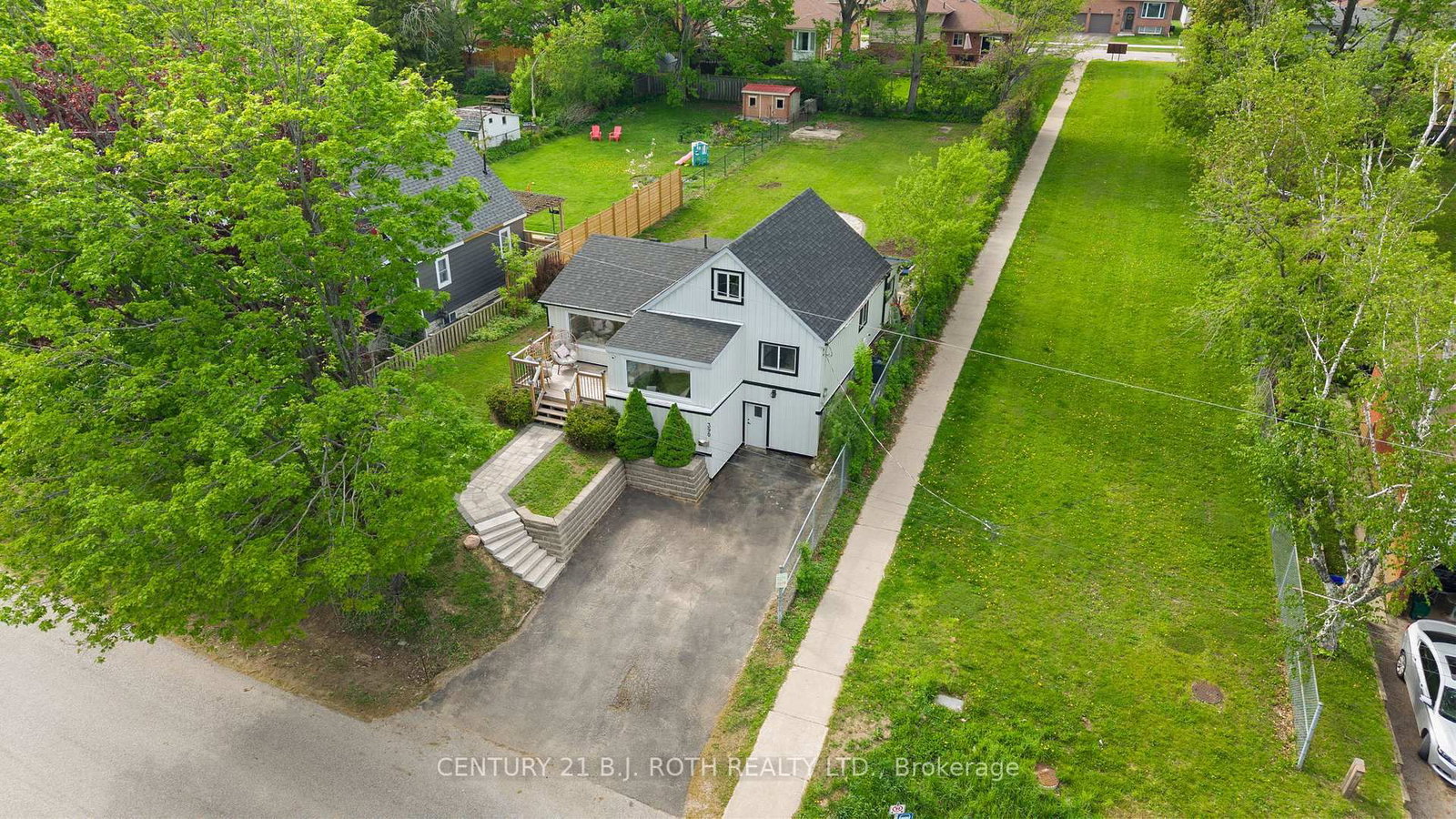 390 Arthur Street • Orillia, ON photo 48