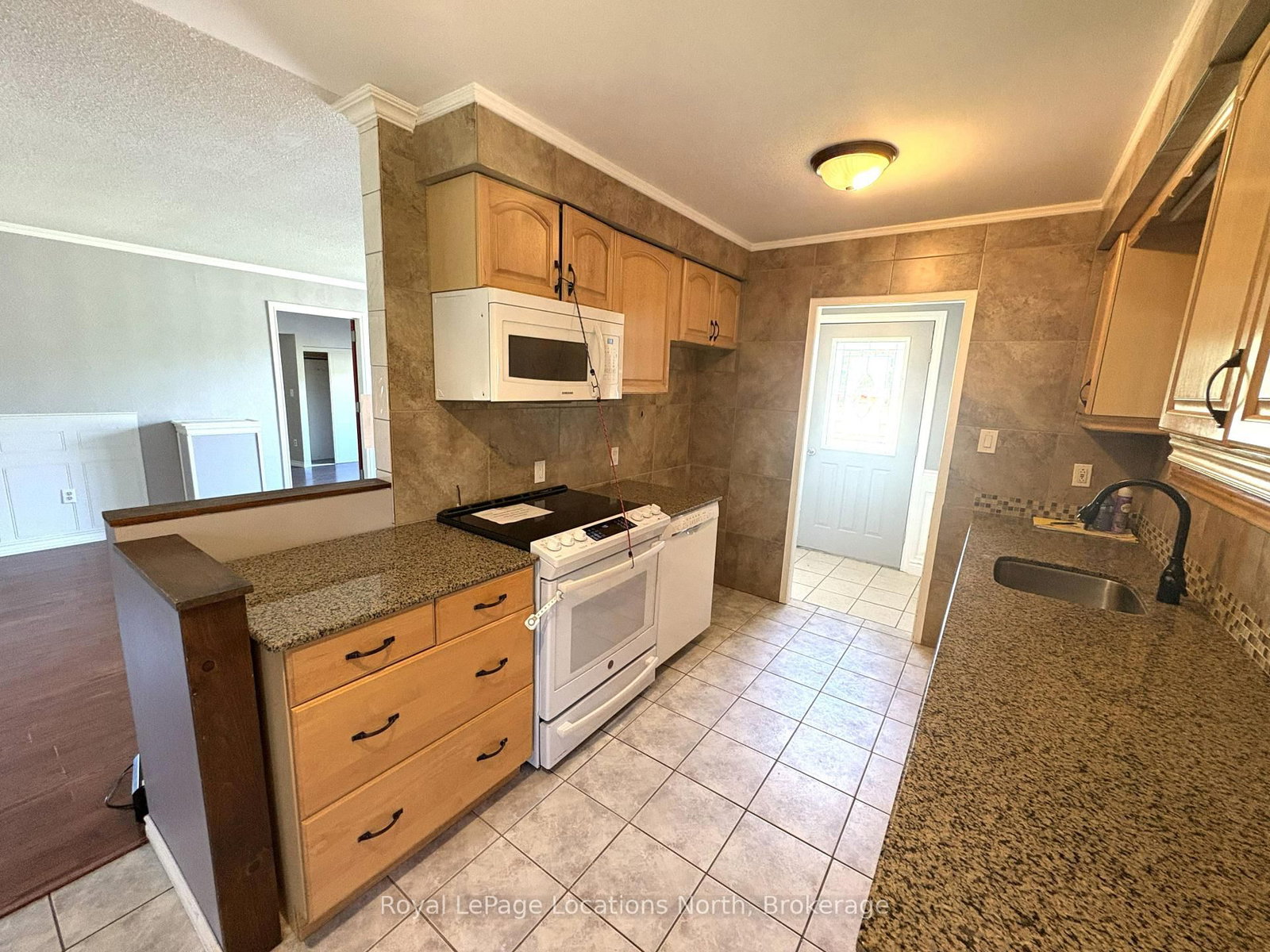 2 Lynn Street • Tiny, ON photo 4