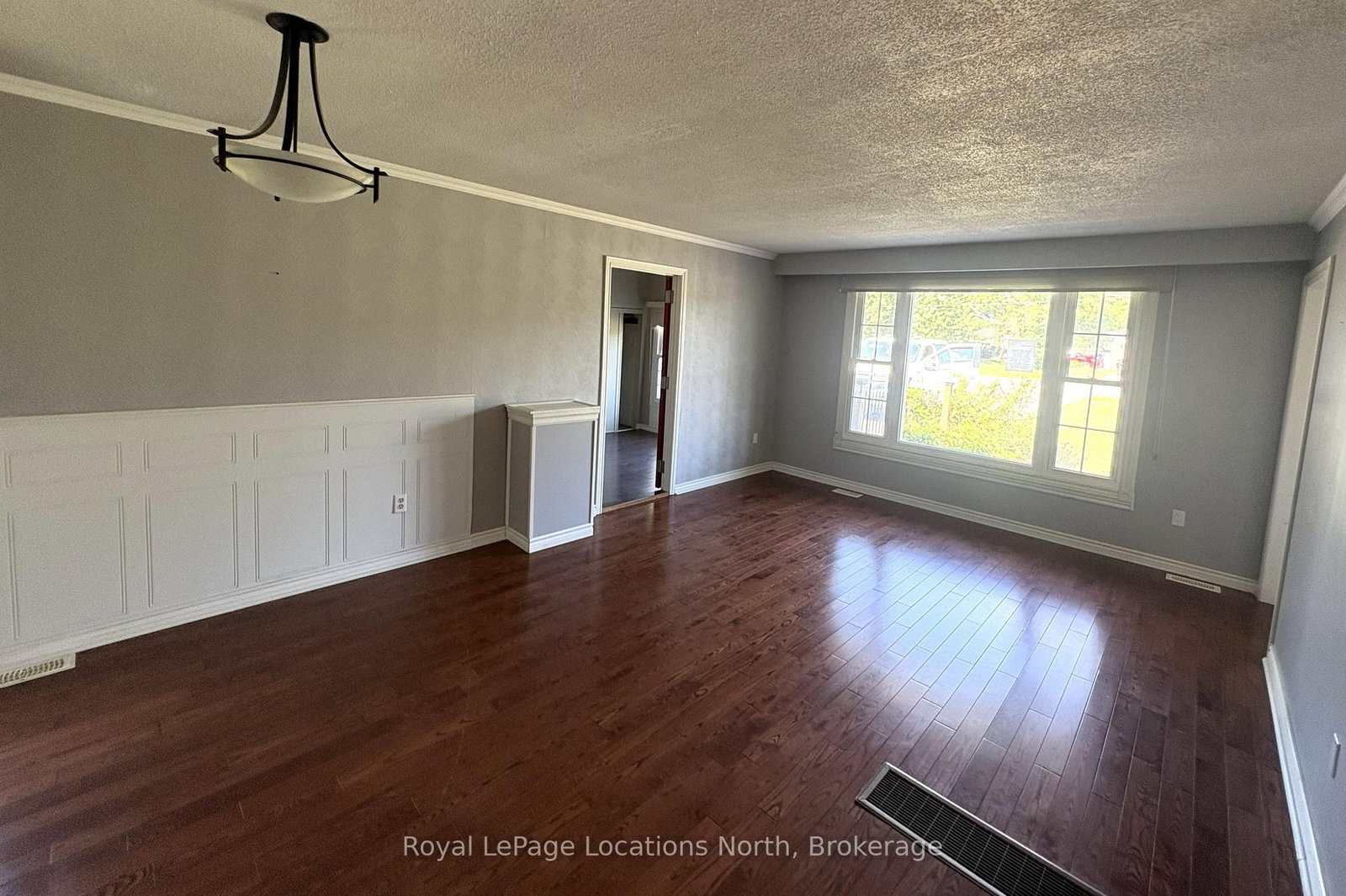 2 Lynn Street • Tiny, ON photo 6