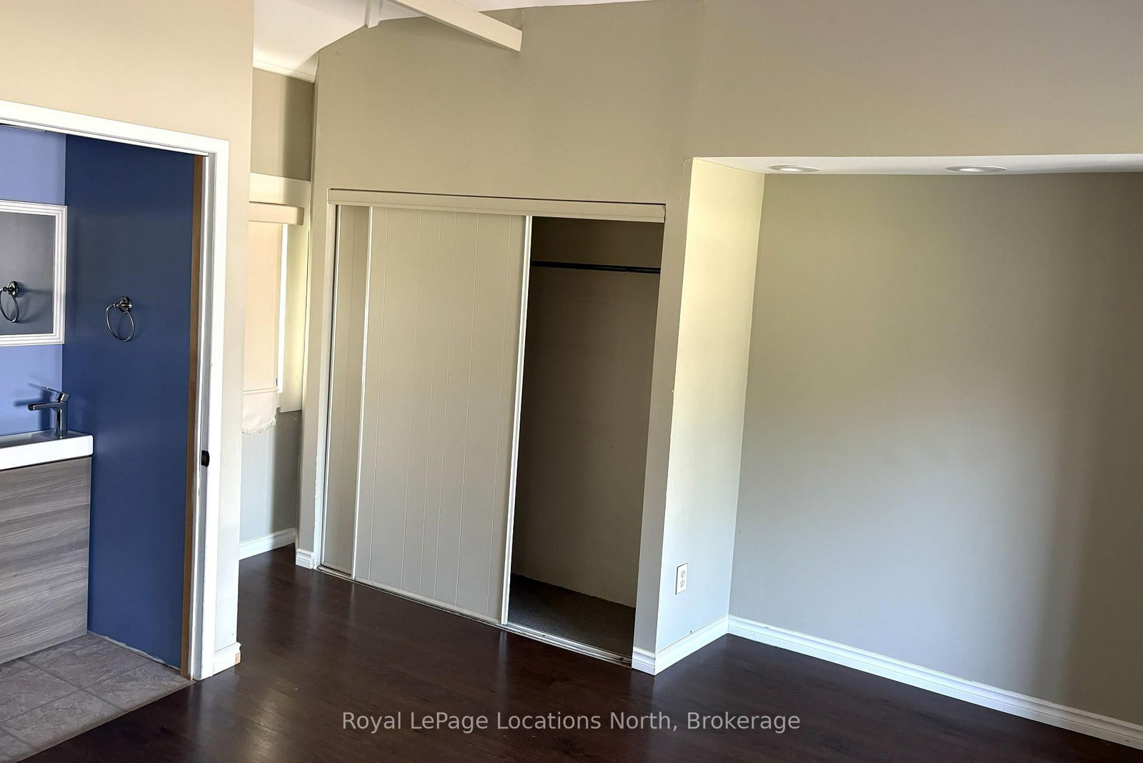 2 Lynn Street • Tiny, ON photo 9