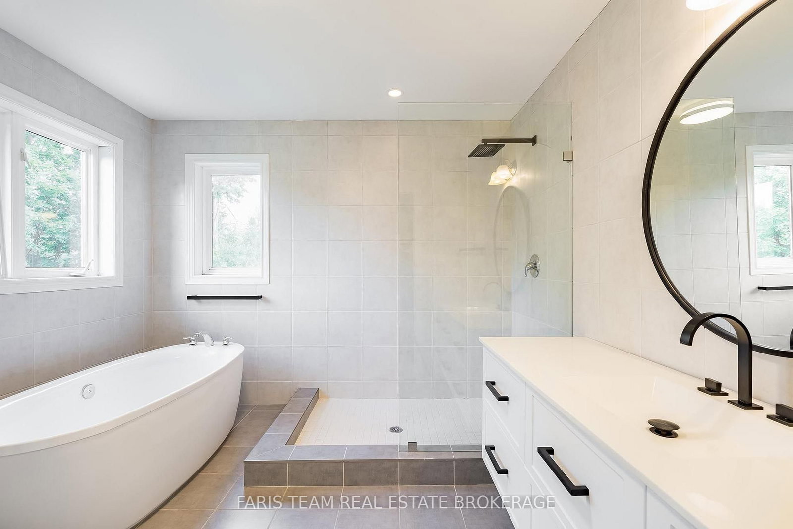 33 Sheppard Drive • Tay, ON photo 19