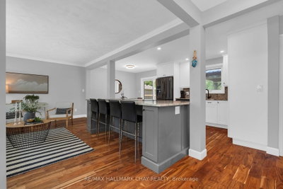 12 Francis Road — photo 4