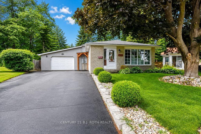 1037 Glen Eagles Crescent, Midland