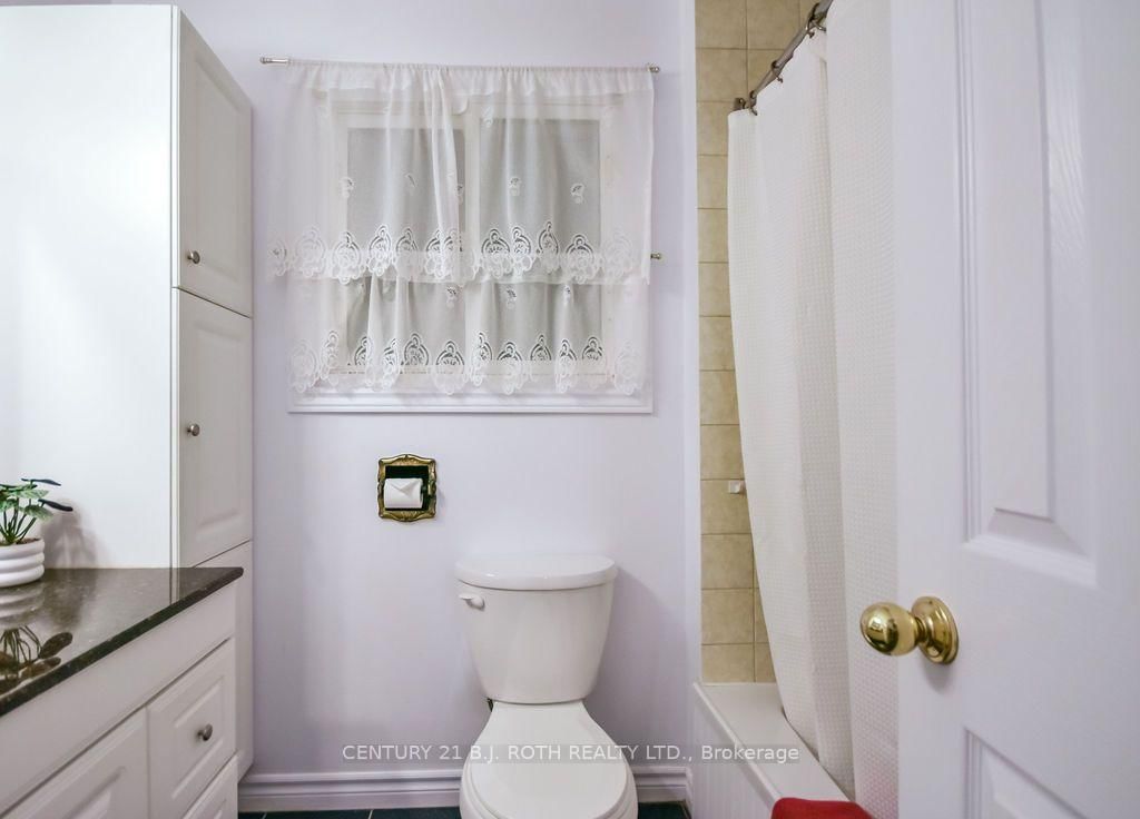 1037 Glen Eagles Crescent • Midland, ON photo 17