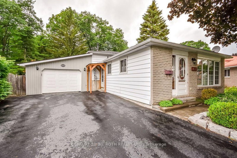 1037 Glen Eagles Crescent