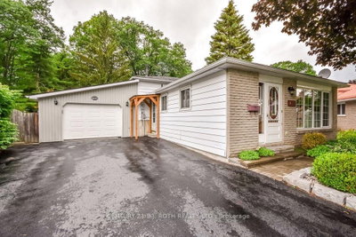 1037 Glen Eagles Crescent — photo 2