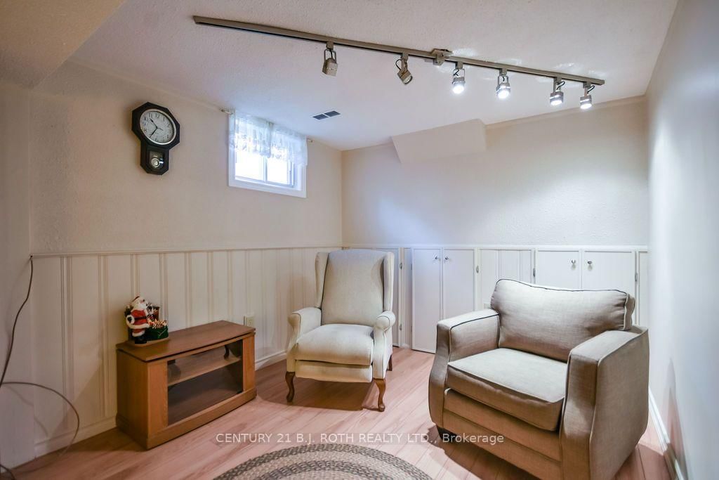 1037 Glen Eagles Crescent • Midland, ON photo 29