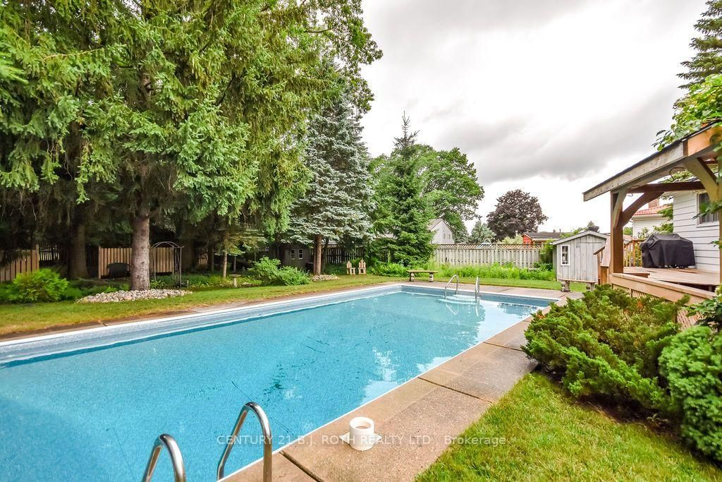 1037 Glen Eagles Crescent • Midland, ON photo 44