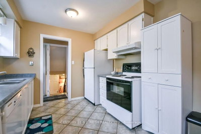 1037 Glen Eagles Crescent • Midland, ON photo 8
