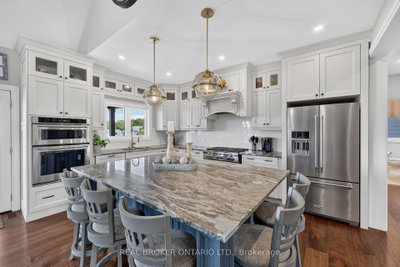 29 Thoroughbred Drive • Oro-Medonte, ON photo 8
