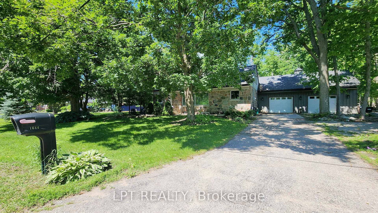 1644 Ridge Road E • Oro-Medonte, ON photo 1