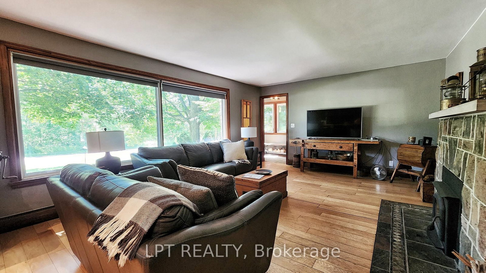 1644 Ridge Road E • Oro-Medonte, ON photo 5